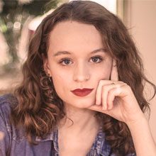Sara - Singer / Guitarist Reviews