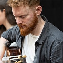 Sora - Fingerstyle Guitarist Reviews