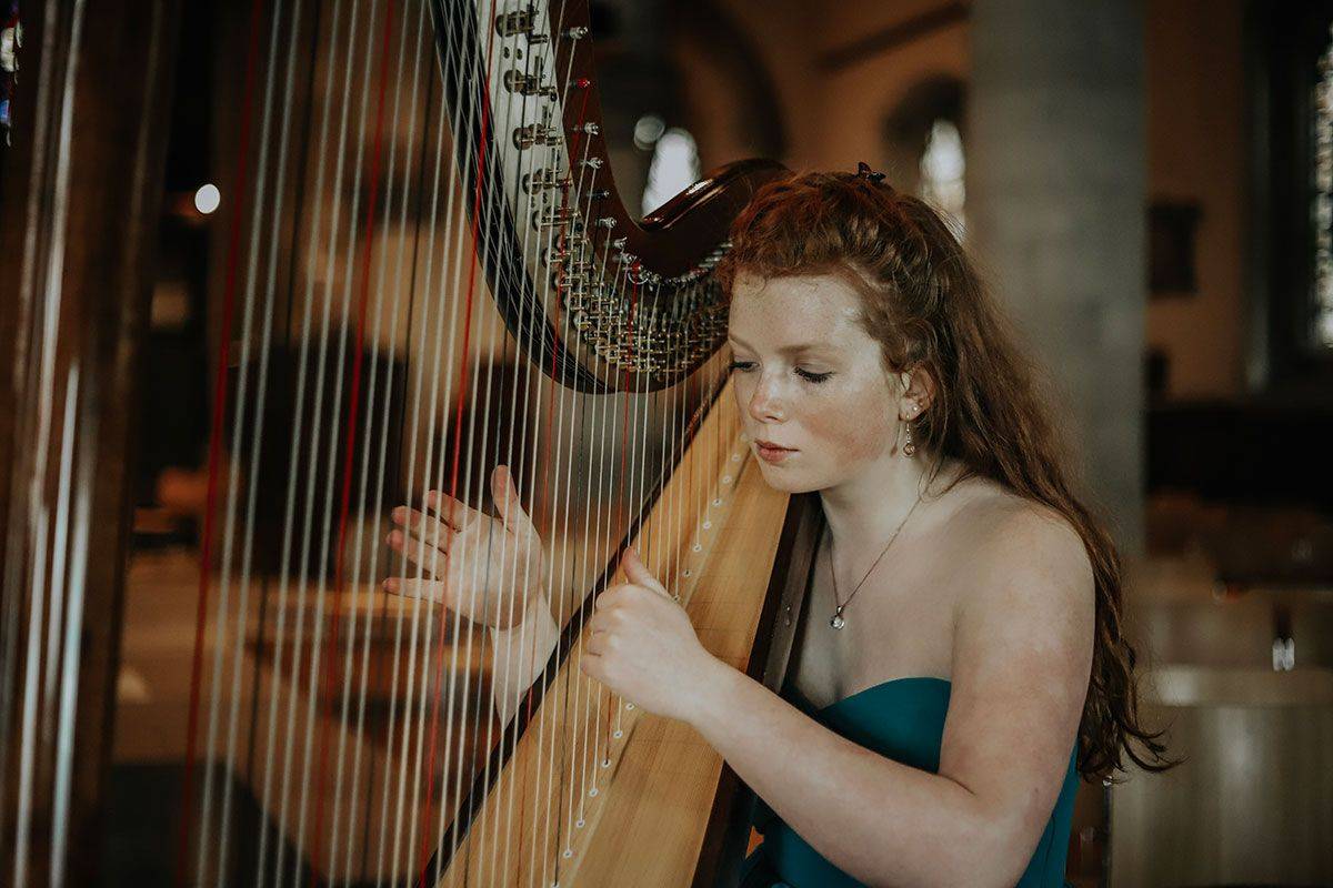 Midlands Based Female Harpist