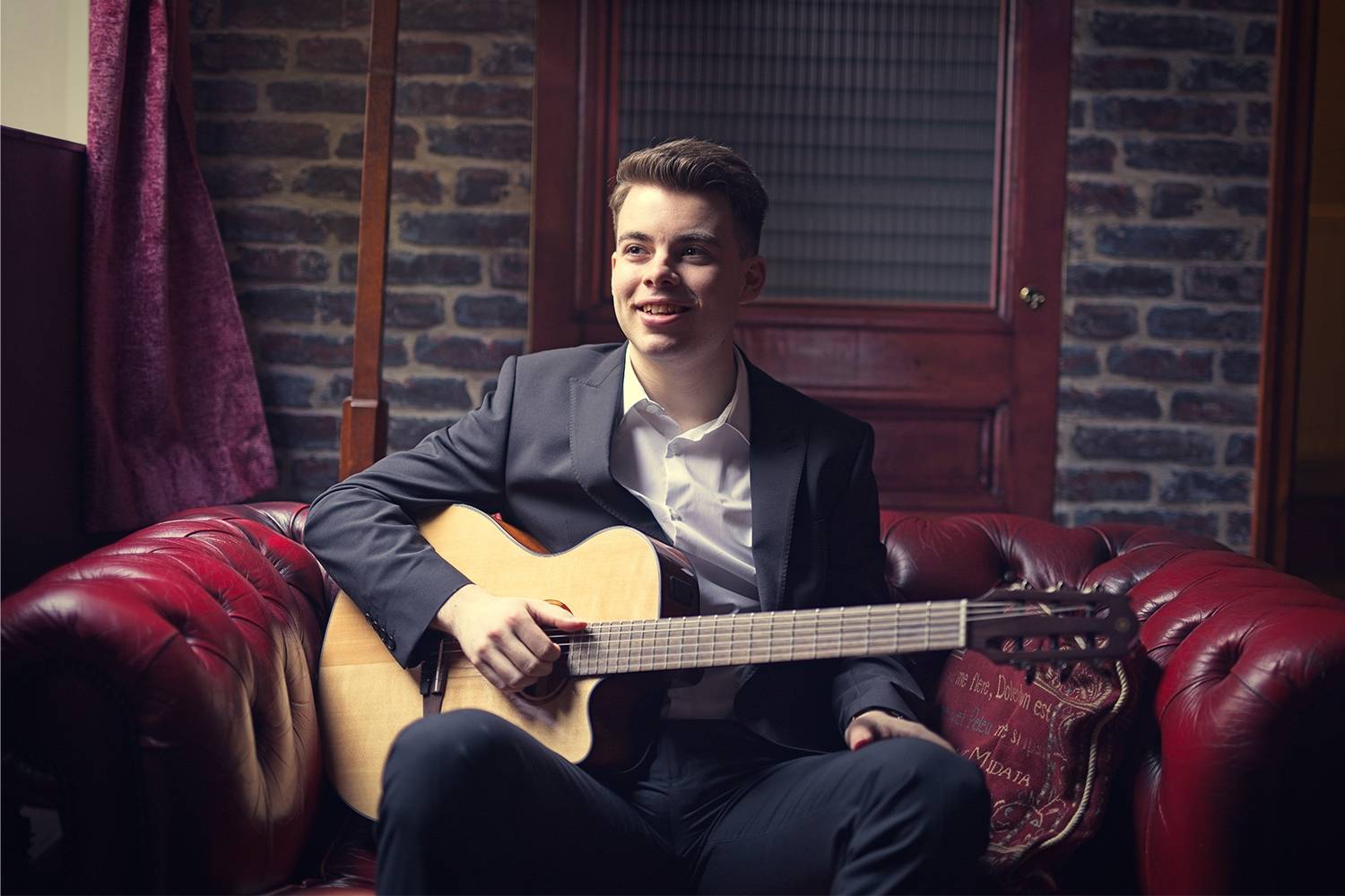 Instrumental Guitarist
