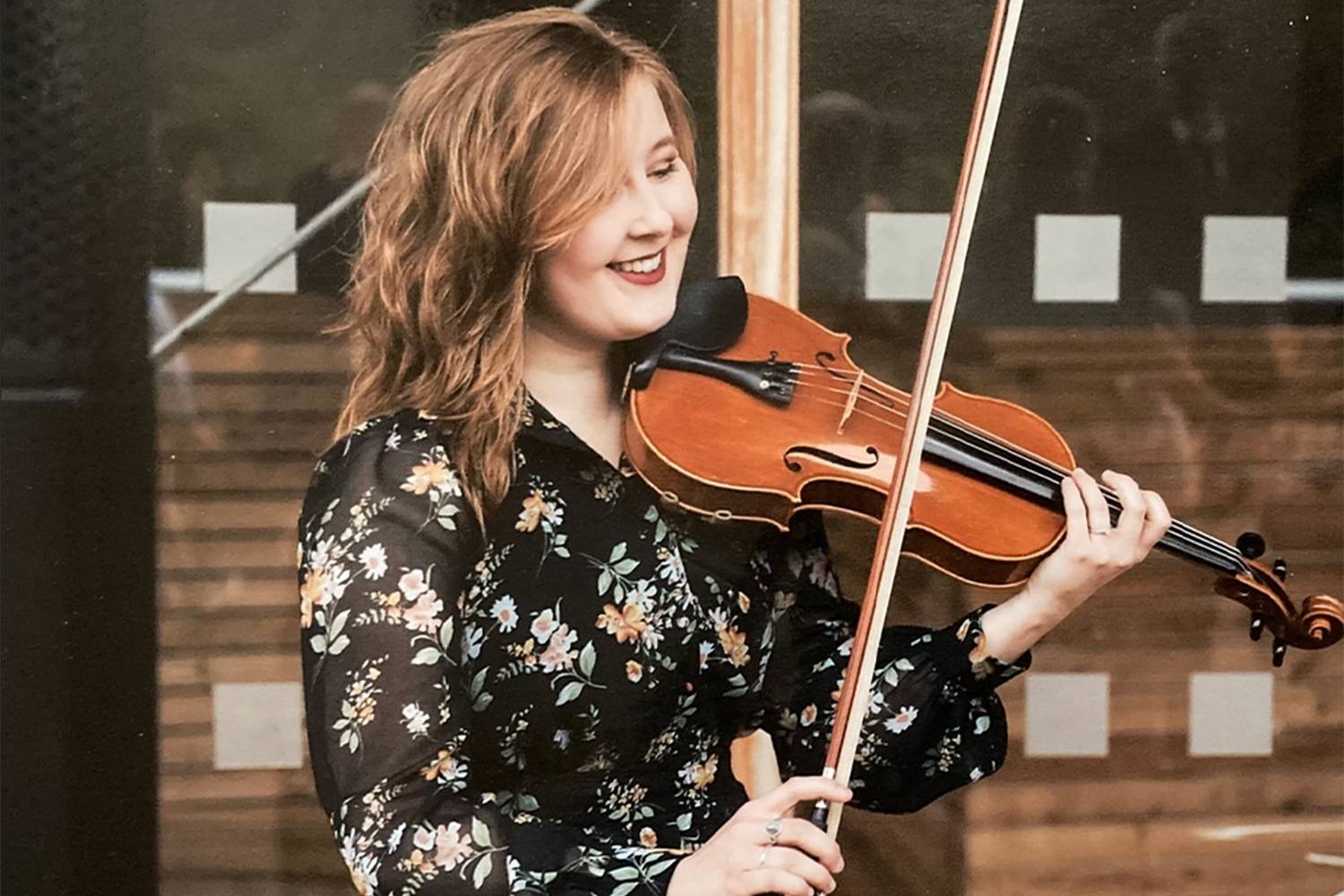 Jayne - Violinist