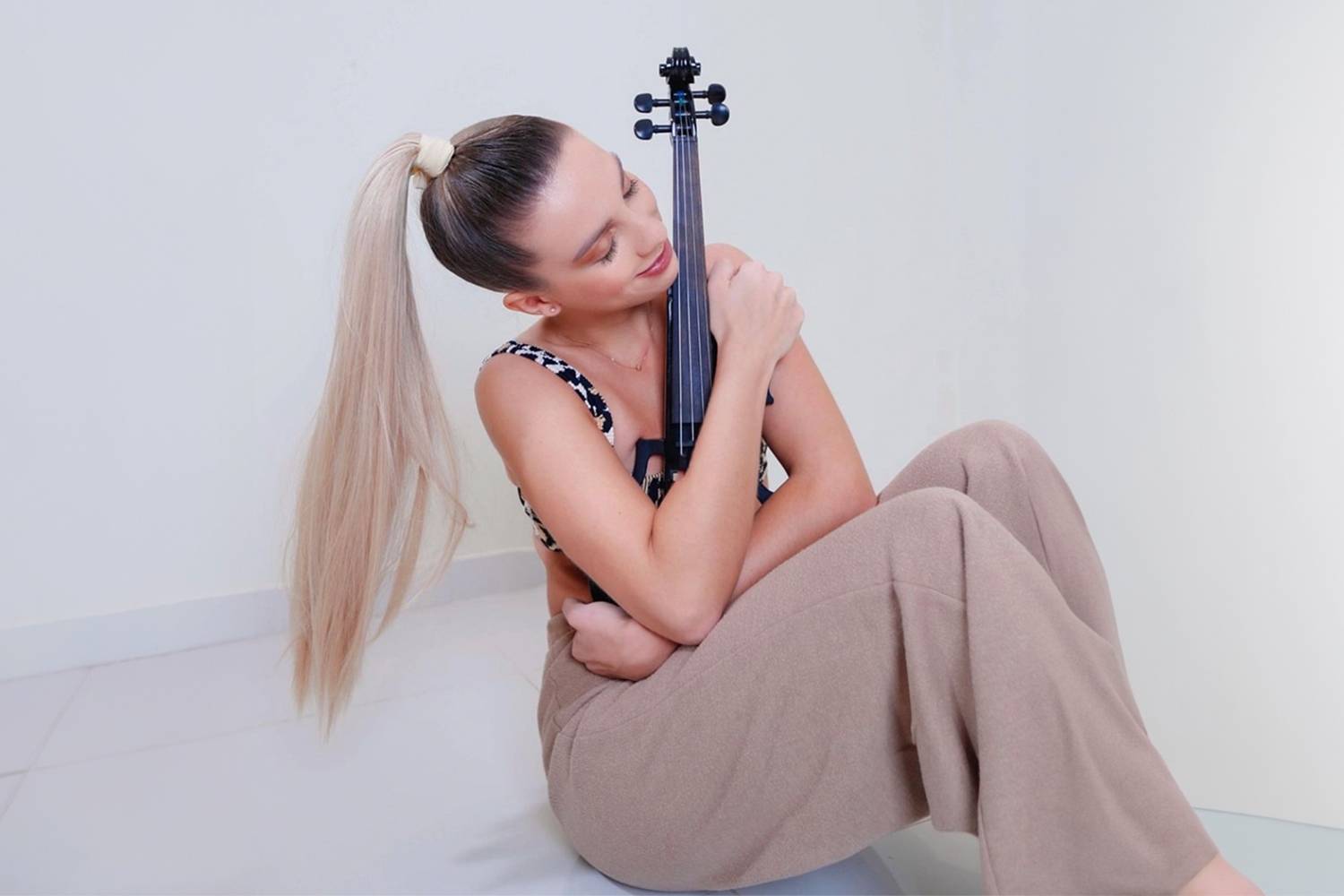 Female Solo Violinist