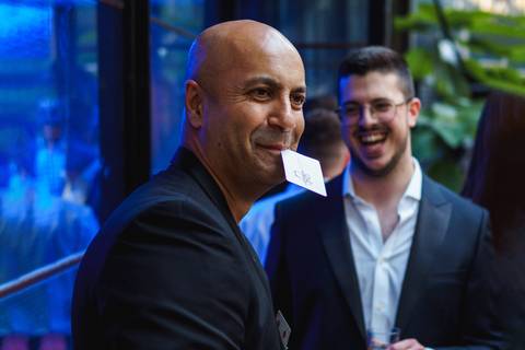 Guests stunned by close-up magic!