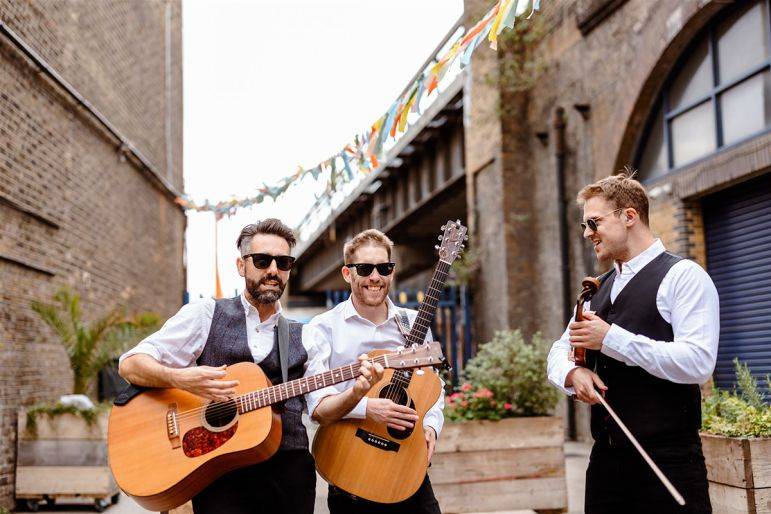 Click to enlarge image all-strung-out-05.jpg