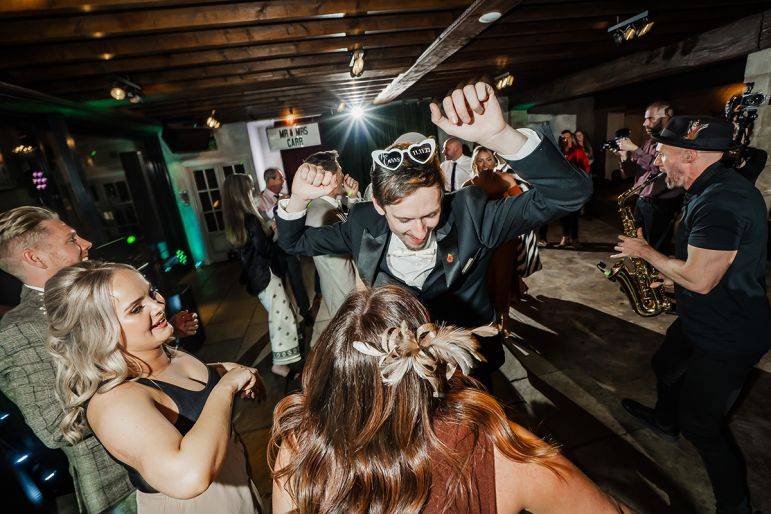 Click to enlarge image sax-it-up-05.jpg