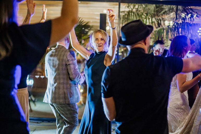 Click to enlarge image sax-it-up-06.jpg