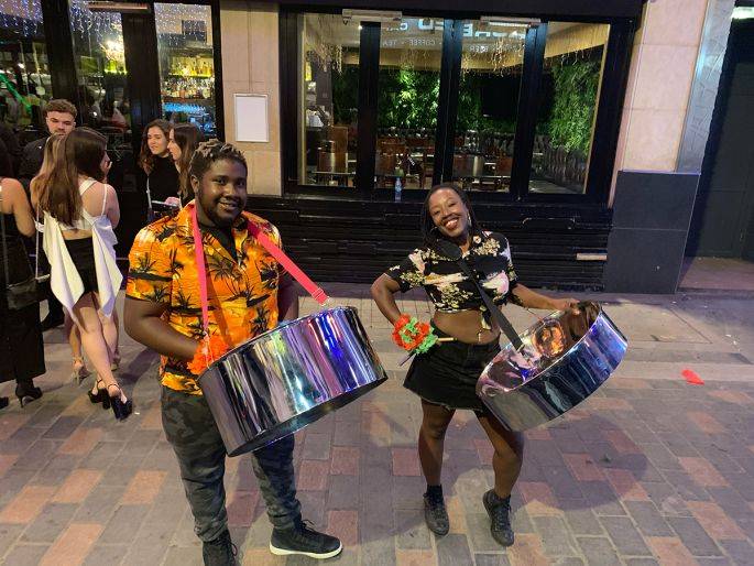 Click to enlarge image island-groove-steelband-04.jpg