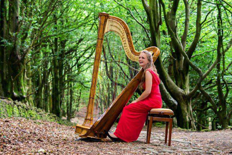 Click to enlarge image Estelle-1.jpg