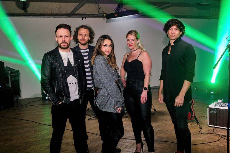 Click to enlarge image 01.jpg