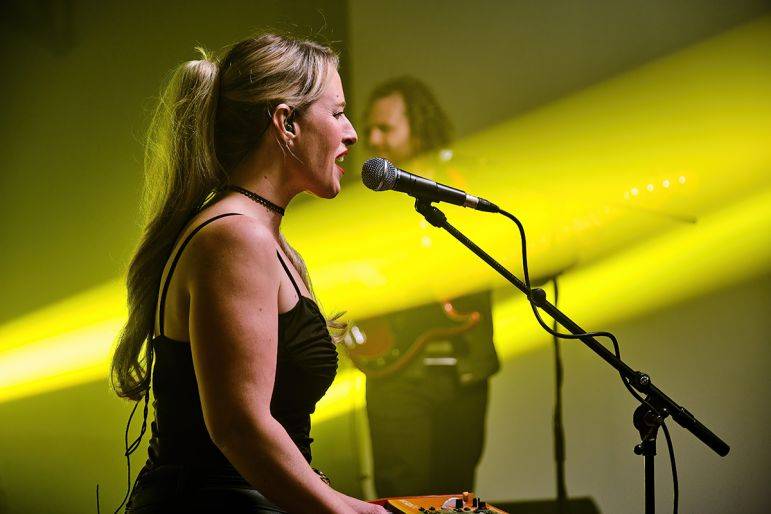 Click to enlarge image 06.jpg