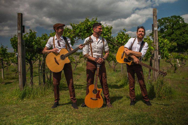 Click to enlarge image band-on-the-roam-01.jpg