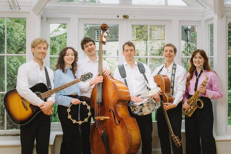 Click to enlarge image london-vagabonds-gallery.jpg