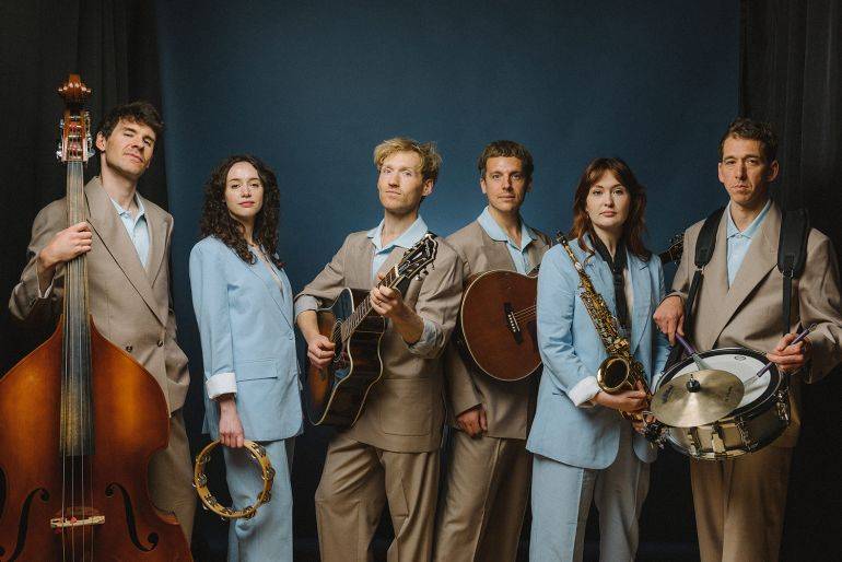 Click to enlarge image london-vagabonds-profile.jpg