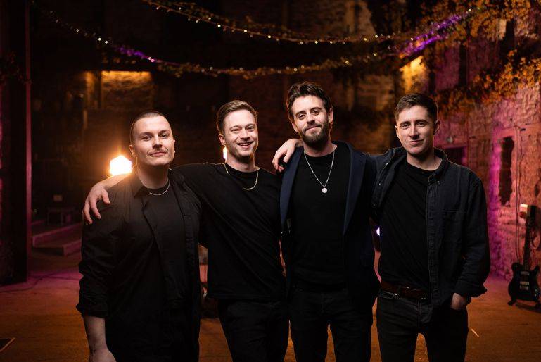 Click to enlarge image razortones-02.jpg