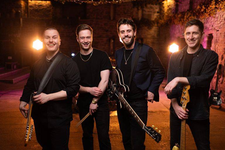 Click to enlarge image razortones-05.jpg