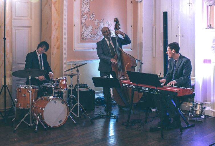 Click to enlarge image 52nd-street-jazz-07.jpg