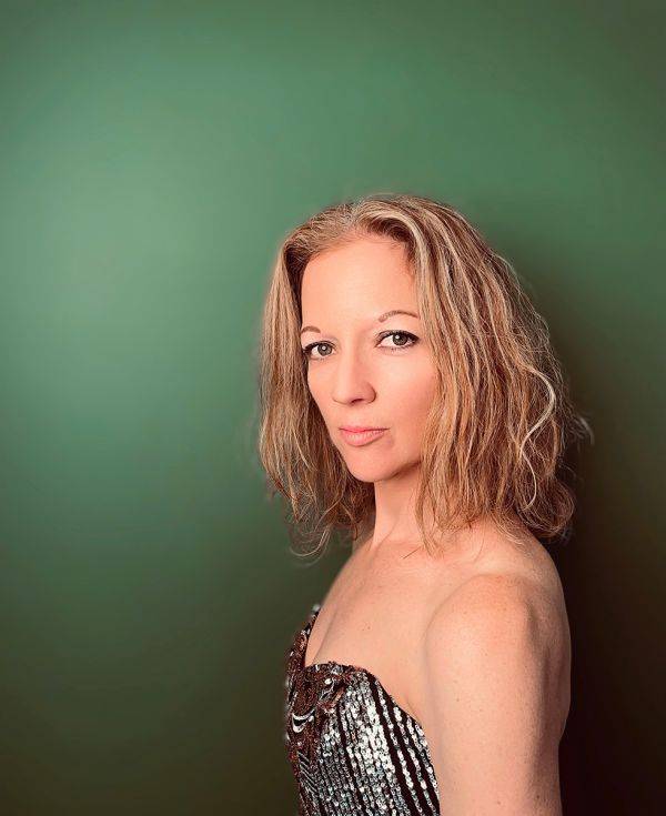 Click to enlarge image tori-sax-02.jpg