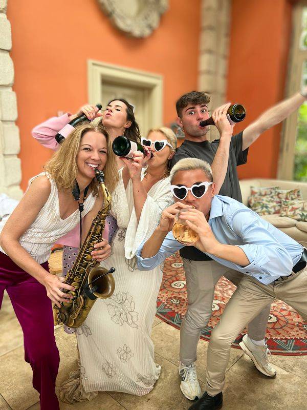 Click to enlarge image tori-sax-13.jpg