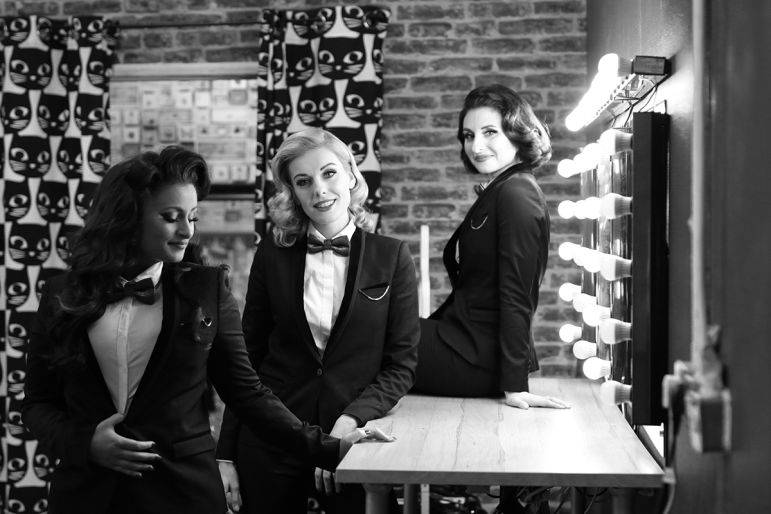 Click to enlarge image vintage-vixens-05.jpg