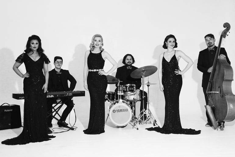 Click to enlarge image vintage-vixens-08.jpg