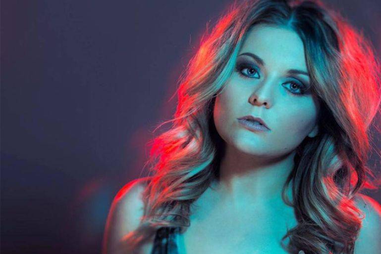 Click to enlarge image alicia-1.jpg