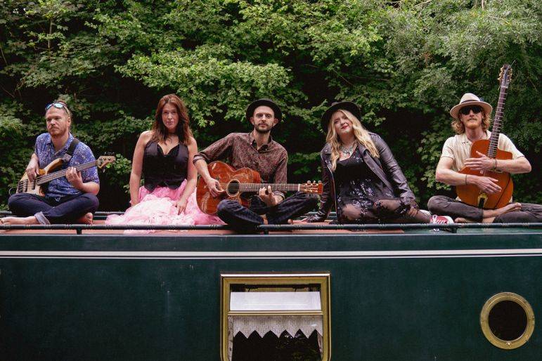 Click to enlarge image gypsyland-jazz-new-03.jpg