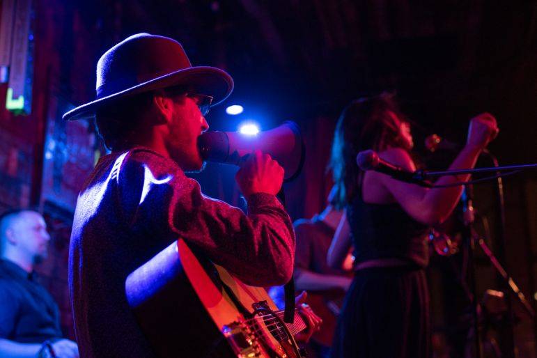 Click to enlarge image gypsyland-jazz-new-05.jpg