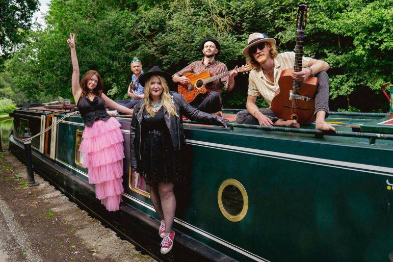 Click to enlarge image gypsyland-jazz-new-06.jpg