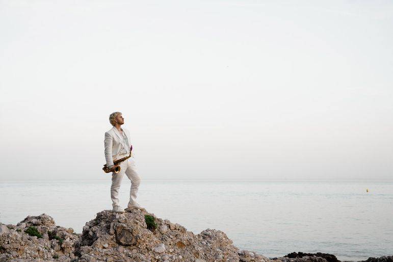 Click to enlarge image tommy-sax-09.jpg