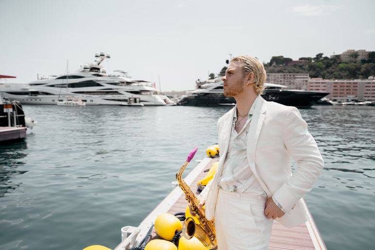 Click to enlarge image tommy-sax-11.jpg