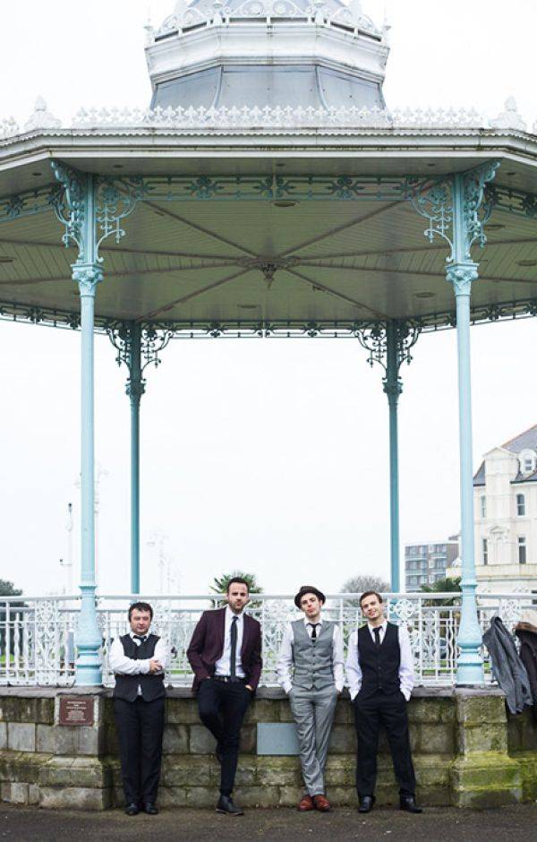 Click to enlarge image swing-band-07.jpg