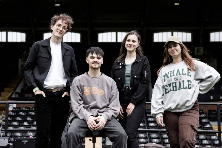 Click to enlarge image echo-skies-01.jpg