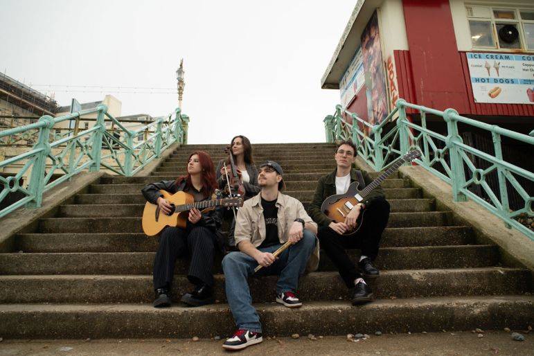 Click to enlarge image echo-skies-02.jpg