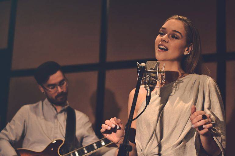 Click to enlarge image blue-soire-02.jpg