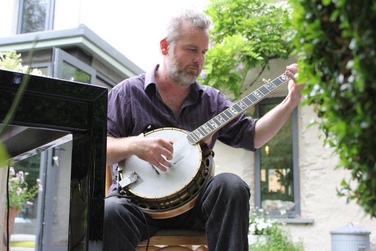 Click to enlarge image banjo-man-04.jpg