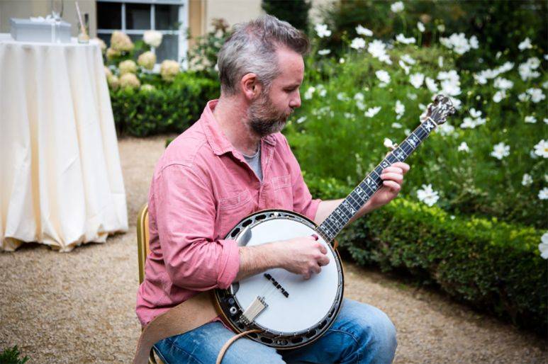 Click to enlarge image banjo-man-08.jpg