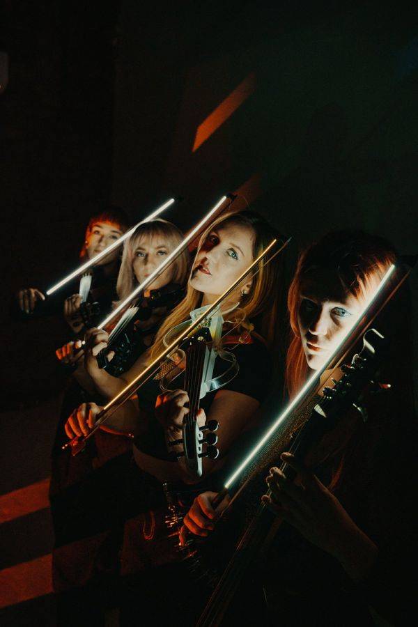 Click to enlarge image electric-strings-01.jpg