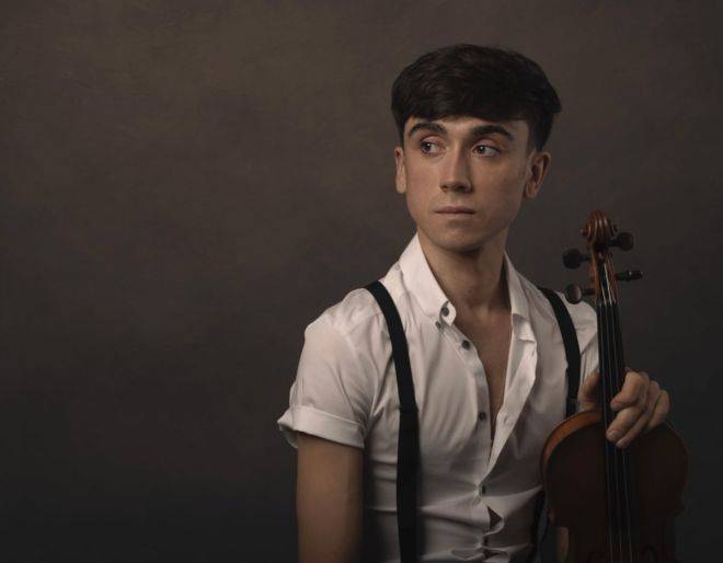 Click to enlarge image iordanis-03.jpg