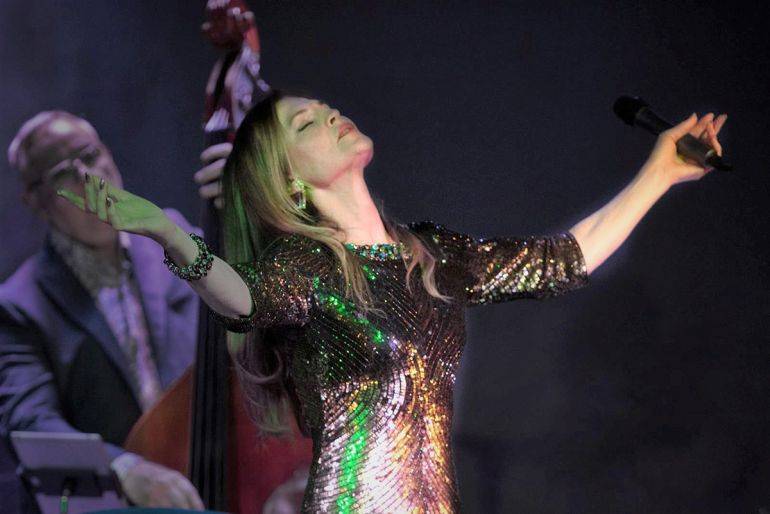 Click to enlarge image stargazers-03.jpg