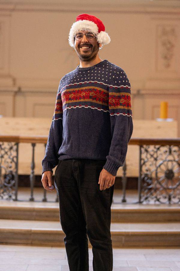 Click to enlarge image carol-singers-02.jpg