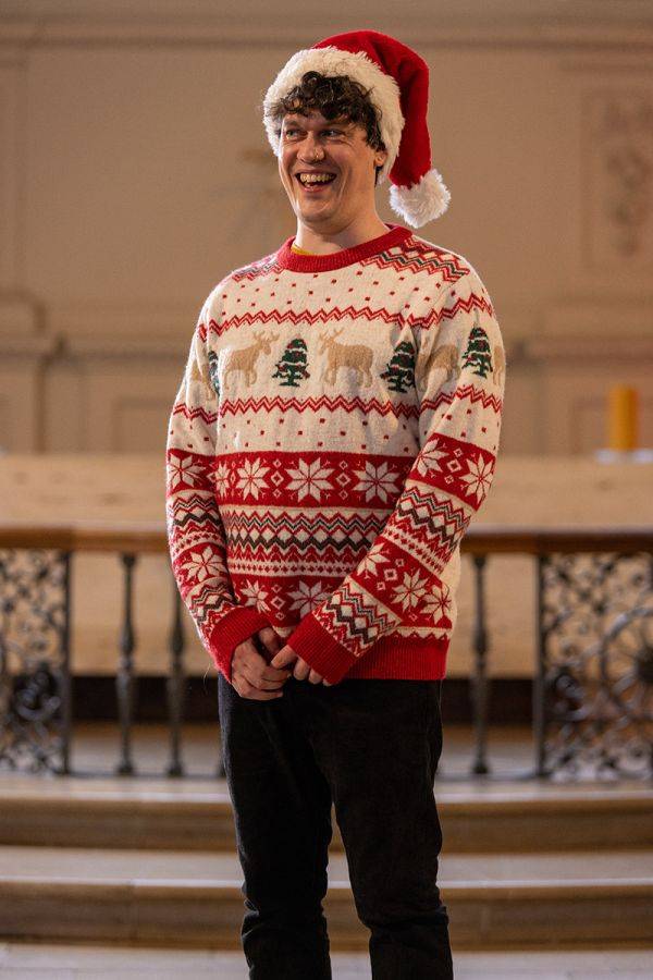 Click to enlarge image carol-singers-03.jpg