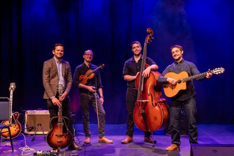 Click to enlarge image swing-de-paris-04.jpg