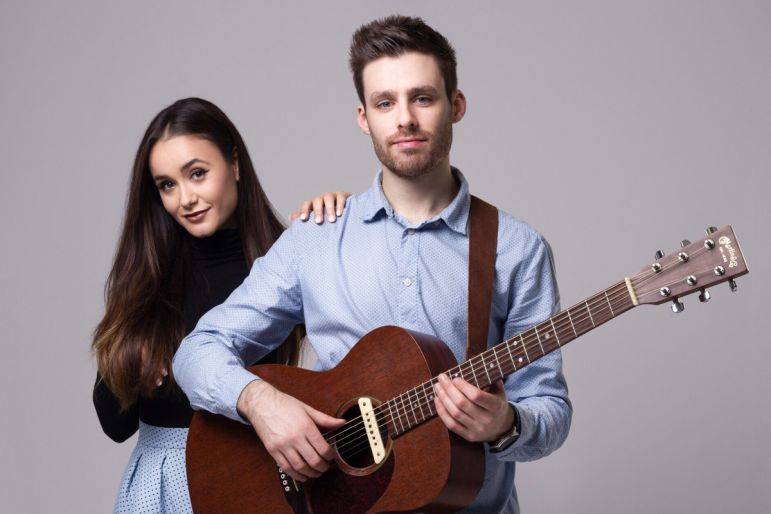 Click to enlarge image roses-and-wine-02.jpg