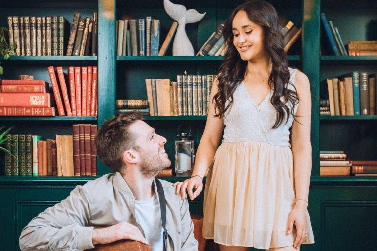 Click to enlarge image roses-and-wine-03.jpg