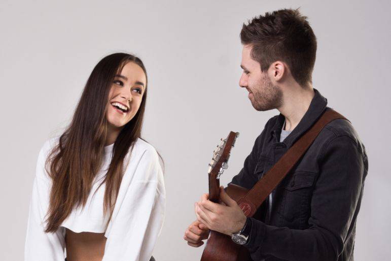 Click to enlarge image roses-and-wine-04.jpg