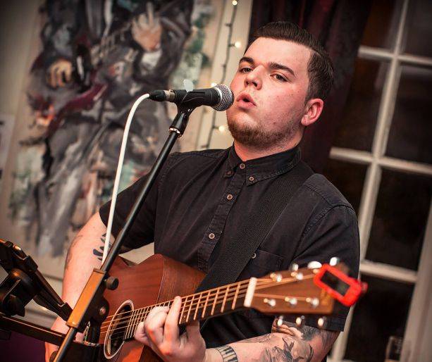 Click to enlarge image thomas-03.jpg