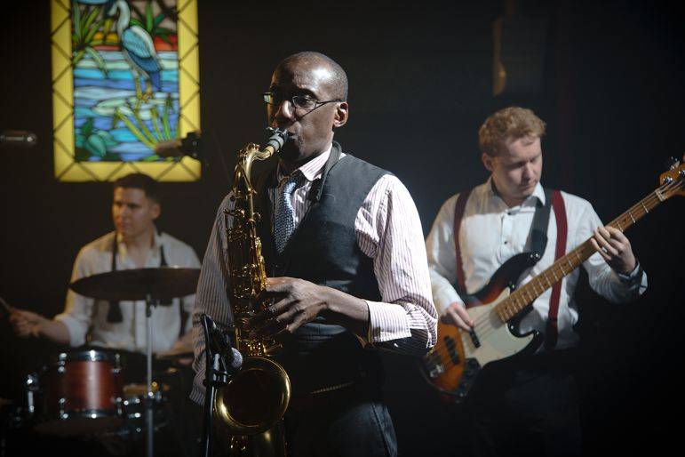 Click to enlarge image night-owls-07.jpg