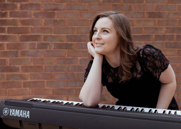 Click to enlarge image louise-01.jpg