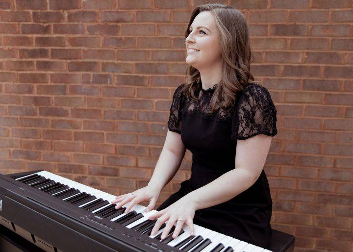 Click to enlarge image louise-02.jpg