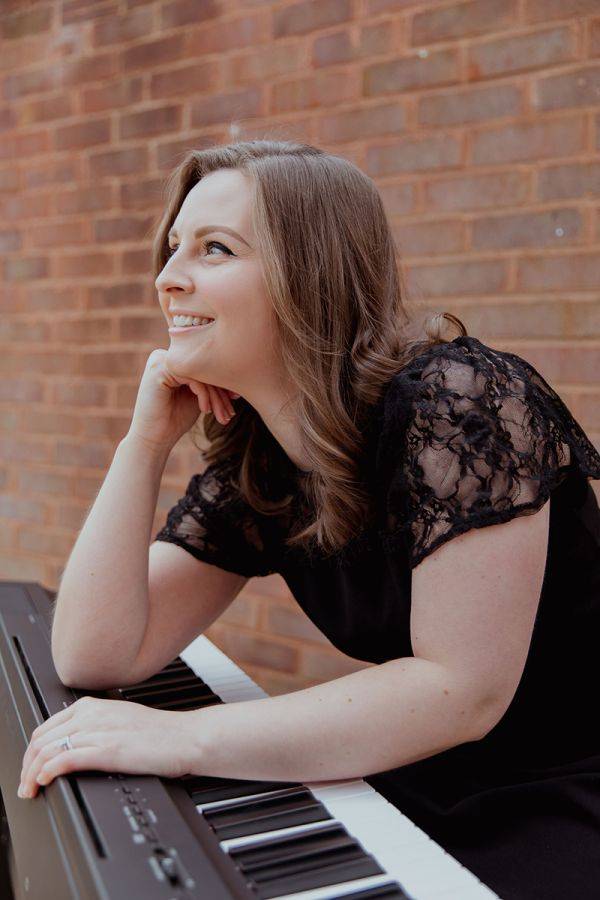 Click to enlarge image louise-04.jpg